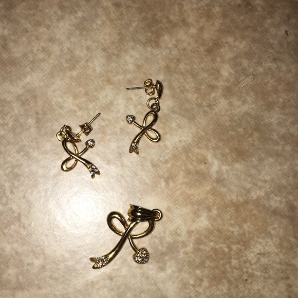 Jewelry - Earrings and pendant set